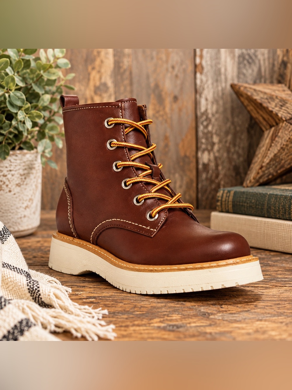 Madden Girl Kentt Brown Hiking Combat Faux Leather Boots Lace Up Size 7.5